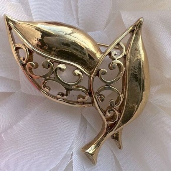 Vintage Gold Tone Boho Retro Dual Leaf Brooch Size 1.5” - Picture 1 of 10